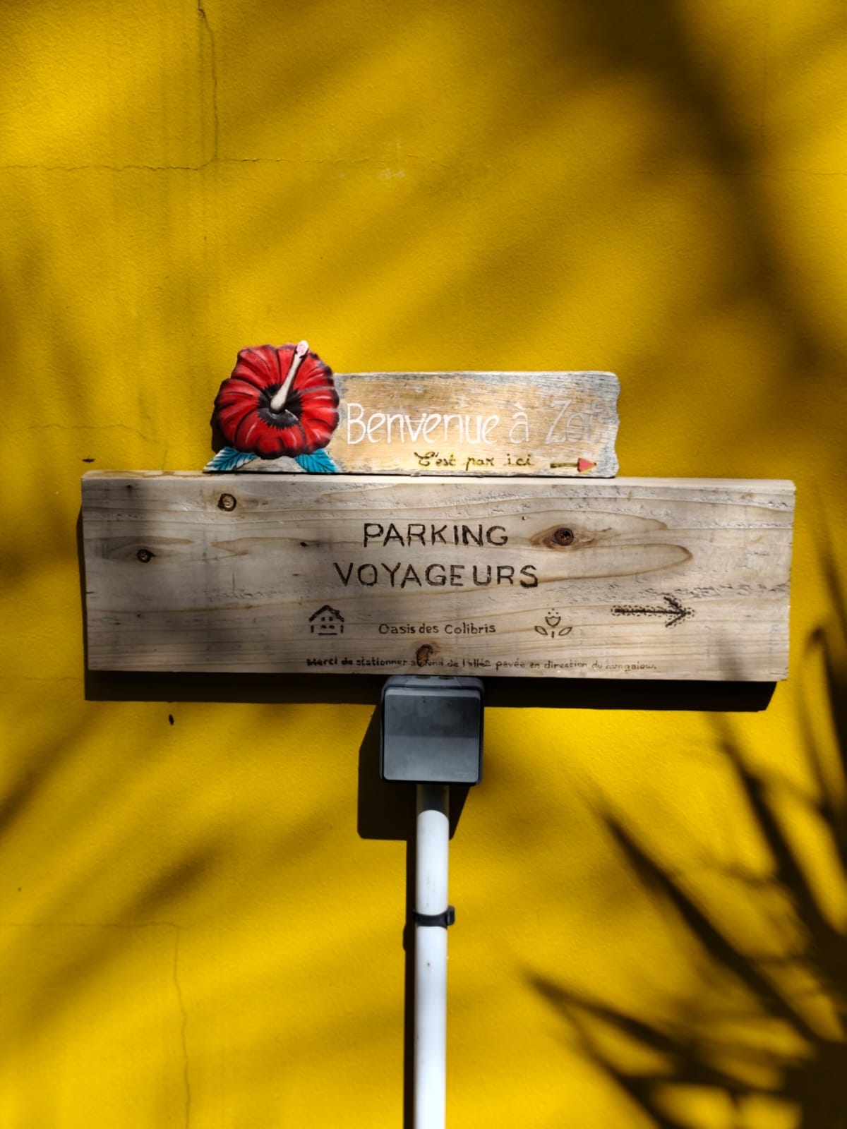 Votre emplacement de stationnement — panneau Parking Voyageurs